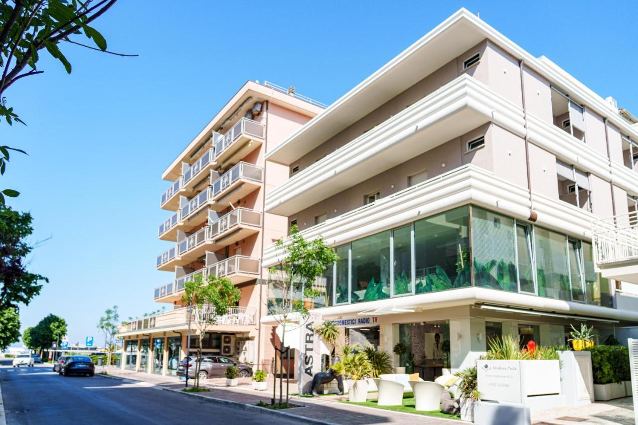 Design Hotel Astra B&B Misano Adriatico Exterior foto