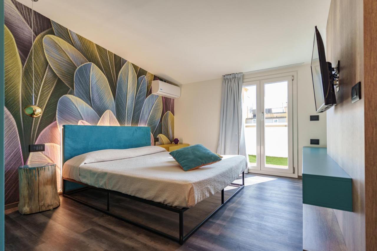 Design Hotel Astra B&B Misano Adriatico Exterior foto