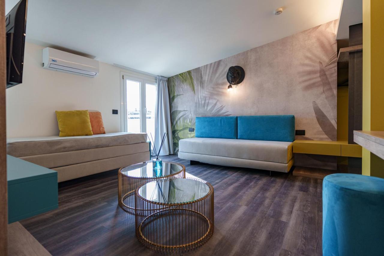 Design Hotel Astra B&B Misano Adriatico Exterior foto